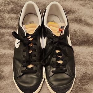 Nike Classic Black and White Low-Tops